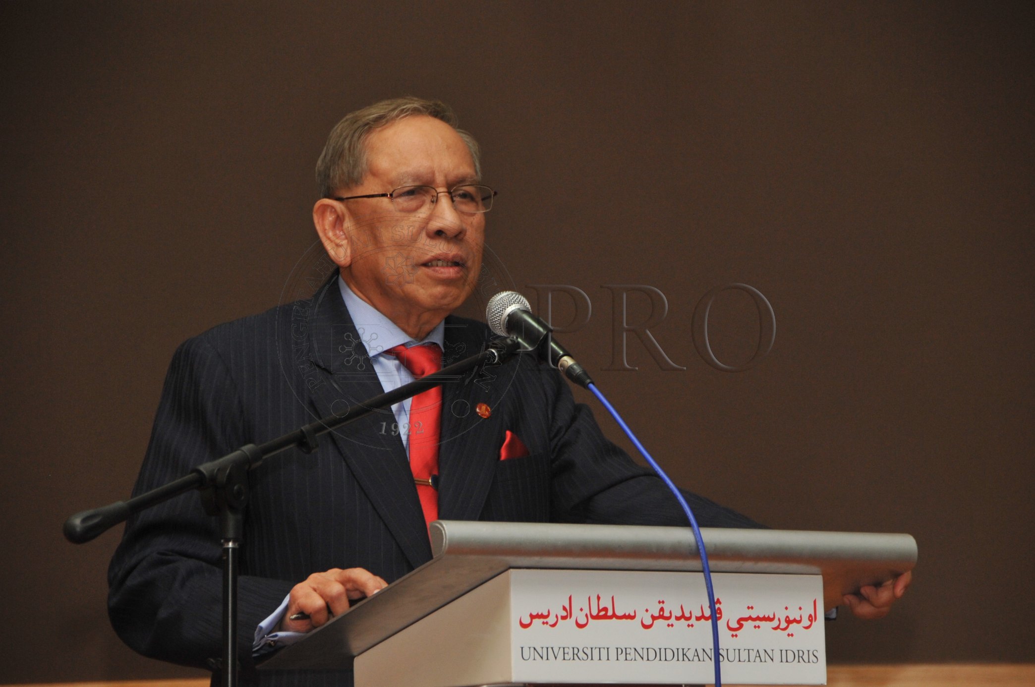 PRO 14 50 RECORD PRO 6880